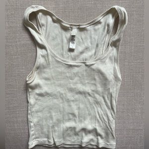 Skims essential tank- cream